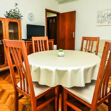 Apartment Marija By Interhome شقة